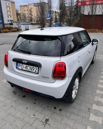 MINI Cooper cena 70000 przebieg: 38200, rok produkcji 2017 z Poznań małe 106